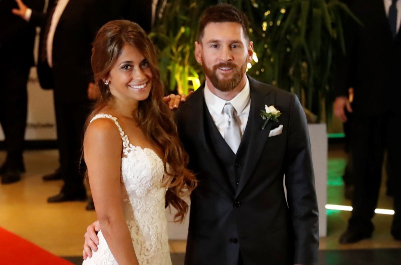 Messi y Antonella donan todo lo que sobró de su boda - La Opinión