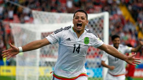 Javier "Chicharito" Hernández vacaciona en Los Angeles