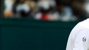 Martin Klizan tuvo que retirarse por una lesión cuando enfrentaba a Novak Djokovic