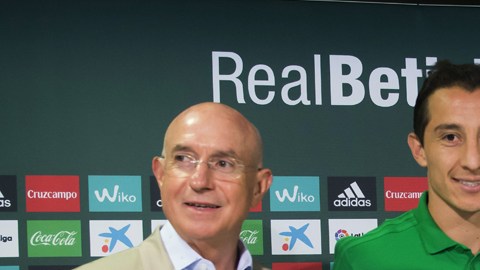 Andrés Guardado fue presentado oficialmente en el Betis