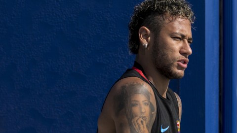 El futuro de Neymar en el Barcelona sigue en duda.