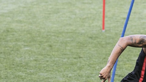 Neymar entrena con Barcelona, mientras en Francia aseguran que se irá al PSG