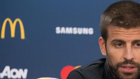 El central del FC Barcelona Gerard Piqué en rueda de prensa en el Fedex Field en Landover, Maryland.