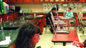 Aspirantes a docentes en una entrevista del LAUSD.