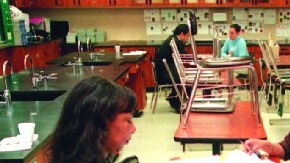 Aspirantes a docentes en una entrevista del LAUSD.