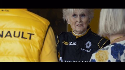 Rosemary Smith recibe las últimas instrucciones
