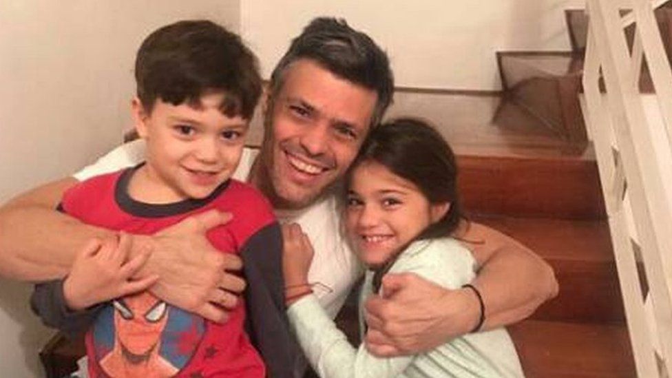 La emotiva foto del reencuentro Leopoldo López con sus hijos