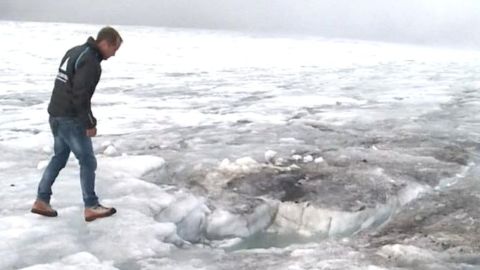 Encuentran restos de pareja en glaciar