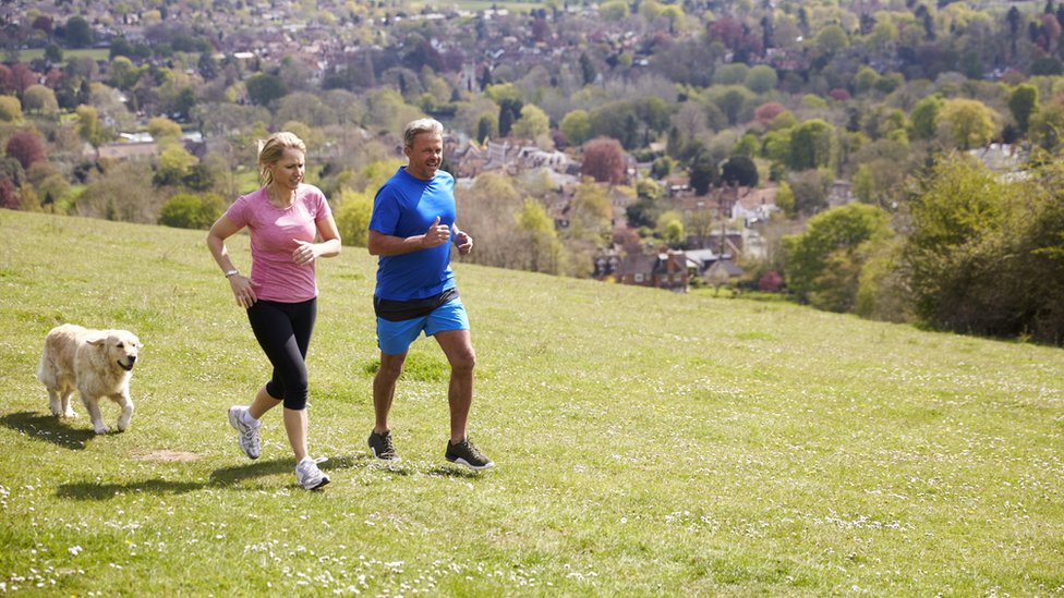 9 factores que aumentan la probabilidad de sufrir demencia y qué cambios puedes hacer para prevenirla