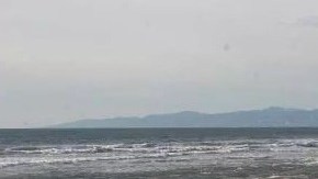 Las autoridades estarán analizando las aguas para determinar su salubridad.