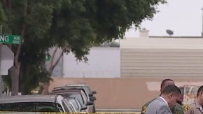 Investigadores en la escena del crimen.