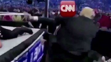 El presidente Trump "golpeando a CNN".