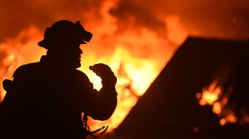 Los fuegos del norte de California ya han arrasado más de 200,000 hectáreas