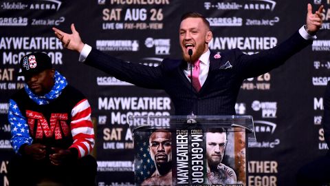 McGregor y Mayweather arrancaron la gira de promoción en LA.