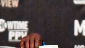 Floyd Mayweather Jr. acusó a Hacienda de quererse subir a su show ¿Se referirá a su pelea con Conor McGregor?