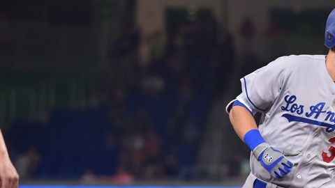 Cody Bellinger bateó el quinto ciclo de la temporada