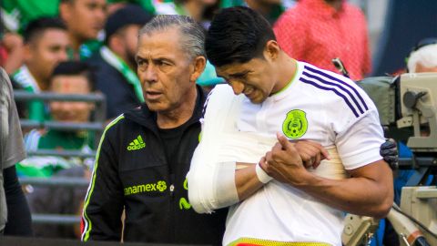 Alan Pulido podría quedar fuera de la Copa Oro.