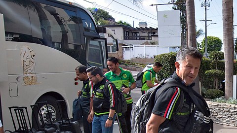 El técnico de la selección mexicana, Juan Carlos Osorio, fue recibido con insultos