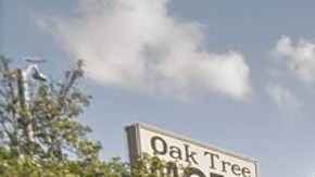 Oak Tree Inn es uno de varios moteles en la zona, a solo cuadras de la preparatoria de South Gate.