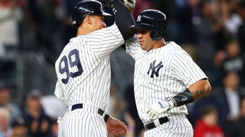 Aaron Judge (izq.) es el jonronero sensación de los Yankees en 2017; Gary Sánchez (der.) lo fue en 2016. Ambos pelearán por el título de mejor cañonero de las Grandes Ligas.