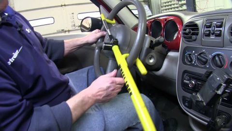 Los precios de los seguros para el volante varían