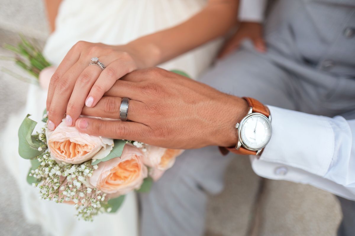 Hasta el momento, no se ha comprobado que el matrimonio deje beneficios en la salud.