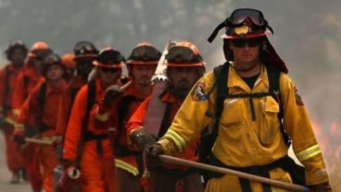 Los expresidiarios podrán convertirse en bomberos en California. Getty Images)