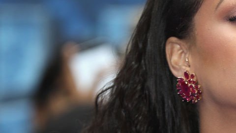 Rihanna se une a la lista de artistas que busca ayuda para Puerto Rico.