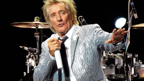 Rod Stewart protesta contra los recortes de Medicaid