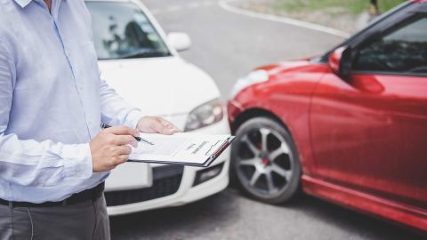Manejar sin seguro es ilegal. No espere a tener un accidente y meterse en más problemas.