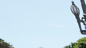 Manifestantes protestan por la colaboración del Sheriff de Los Ángeles con ICE. (Aurelia Ventura/ La Opinion)