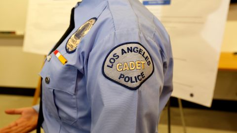 La menor reveló que tuvo relaciones con un agente del LAPD.