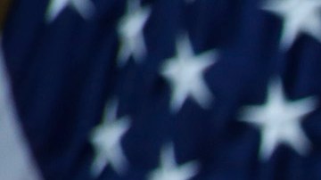 Antonio Villaraigosa junto a la alcaldesa Karen Bass. (Aurelia Ventura/ La Opinion)