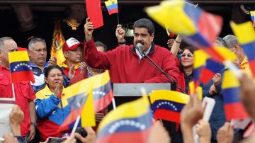 Nicolás Maduro retrasa un día la instalación de la ANC.