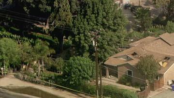 Equipos de emergencia acuden al incendio.