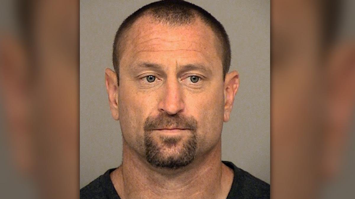 El Departamento de Justicia de California identificó al sospechoso de robo como Andrew David Jensen, de 42 años.