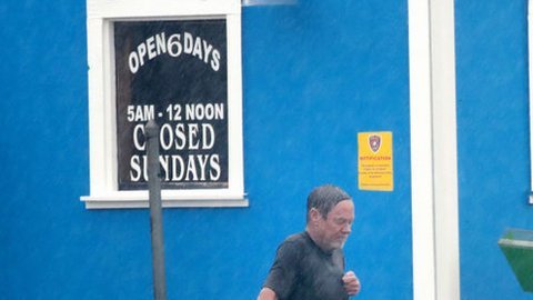 Hay alerta por inundaciones y tornados en el sur de Texas.