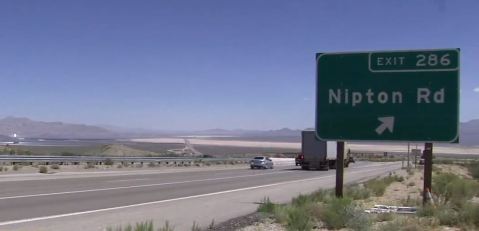 Cartel de Nipton en la carretera hacia Las Vegas.