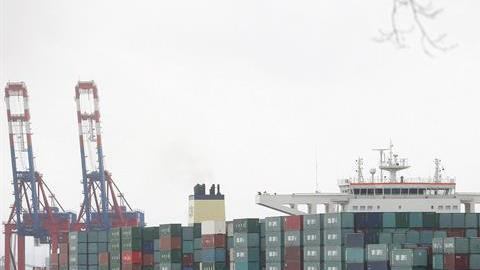 El barco contenedor más grande del mundo, el CSCL Globe de la compañía China Shipping Group.