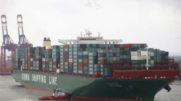 El barco contenedor más grande del mundo, el CSCL Globe de la compañía China Shipping Group.