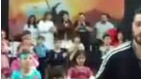 Bárbara Bermudo y profesor argentino