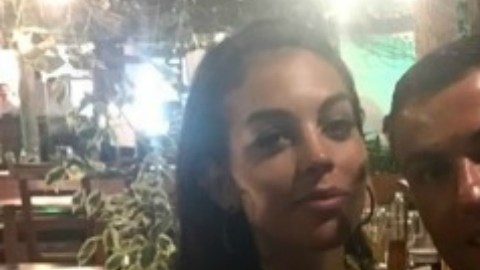 La pareja formada por Cristiano Ronaldo y Georgina Rodríguez espera su primer bebé, que se sumaría a los mellizos y a CR7 Jr.