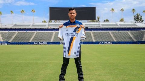 Efraín Álvarez es el jugador más joven en firmar un contrato en la USL.