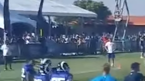 Aspecto de una de las múltiples peleas entre jugadores de Rams y Chargers el miércoles en Irvine, California.