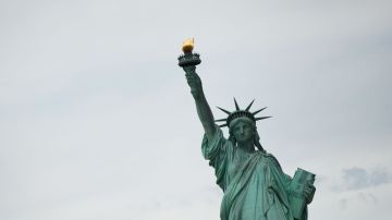 La Estatua de la Libertad en el Puerto de Nueva York (Photo by Drew Angerer/Getty Images)