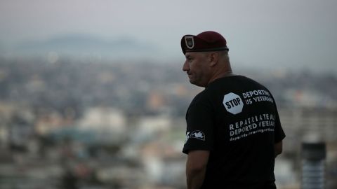 Hector Barajas, un líder de la lucha por los veteranos deportados, por fin regresará a casa, convertido en ciudadano estadounidense (Foto: archivo)