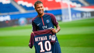 Neymar fue presentado oficialmente con el PSG