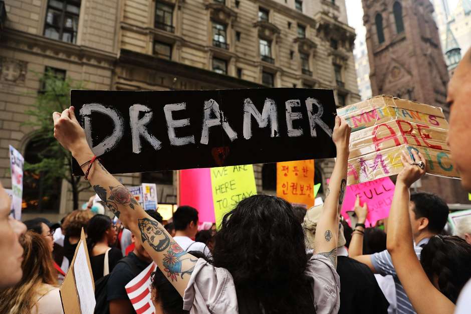 Protestas a favor de los inmigrantes frente a la Torre Trump el 15 de agosto.