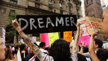 Protestas a favor de los inmigrantes frente a la Torre Trump el 15 de agosto.