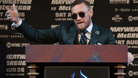 Conor McGregor dijo que Mayweather le tiene miedo a los guantes mexicanos